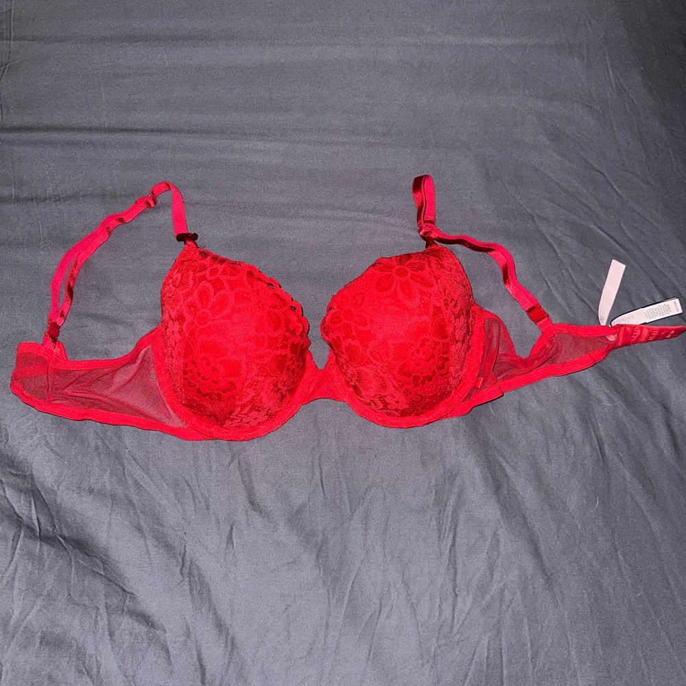Victoria’s Secret Elegant Red Lace Bra 36C